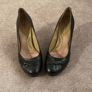 Black women’s pump. Like new. Size 10. 3” heel